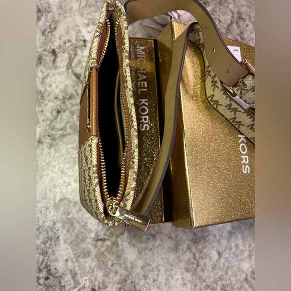 Brand NWT MK Belt Bag - Picture 4 of 16